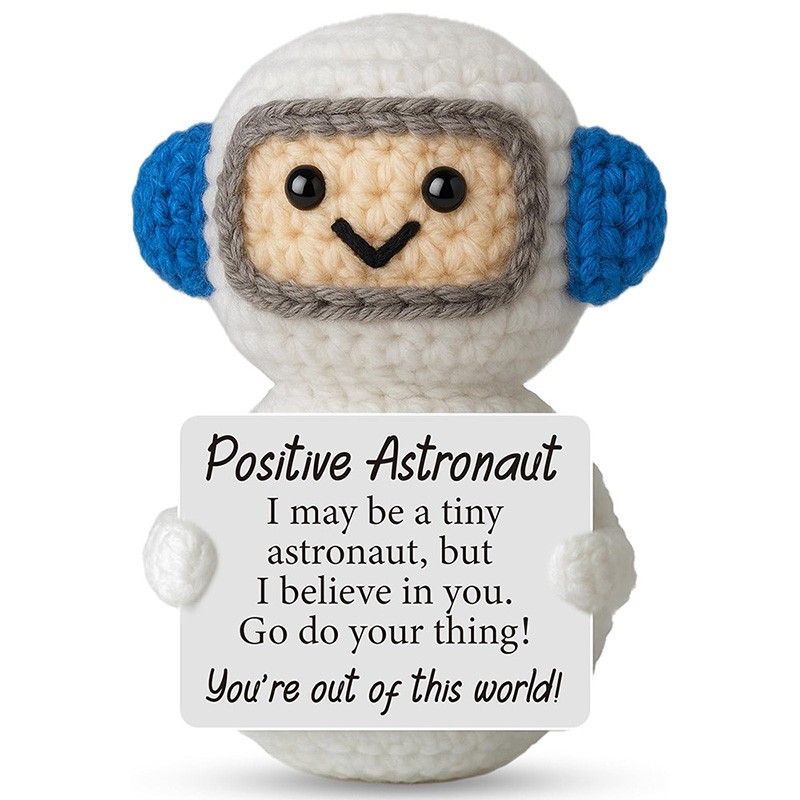 Home And Textiles Today - Poupées astronautes en crochet faites à