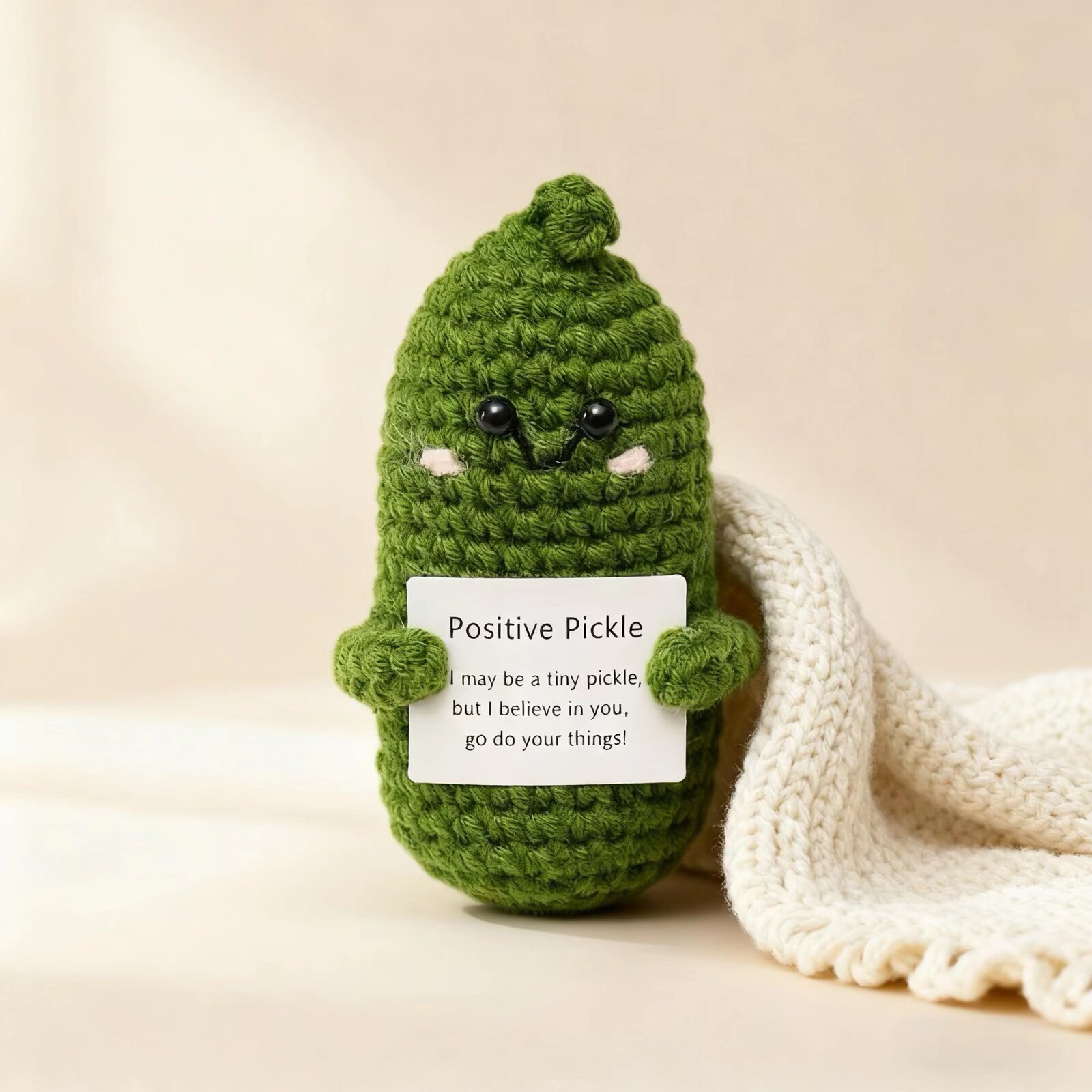 Mini poupée tricotée à la main - Home Textiles Trends avis et prix